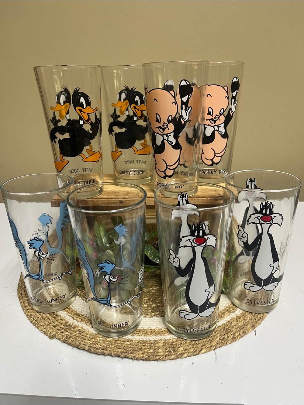 Looney Tunes 1973 Pepsi Collector’s Series glass cups (8 pcs) in good condition